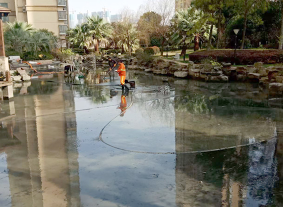 广宁景观池淤泥清理